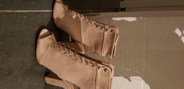 Schöne hohe Schuhe rosa