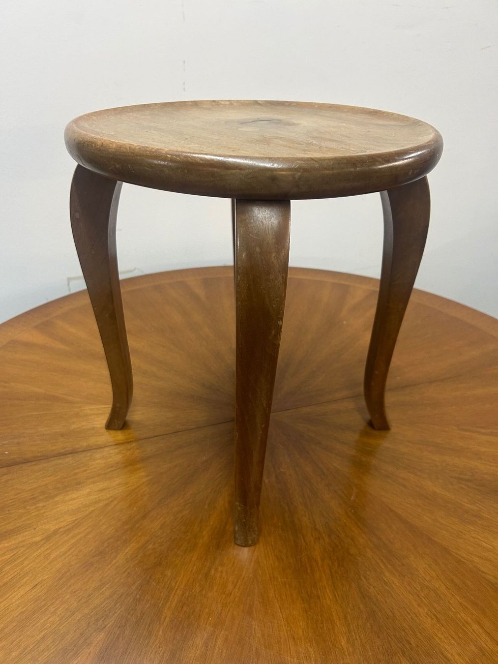 Sgabelli: antiker Hocker Biedermeier Stil Nussbaum ca. um 1900 – Usato da Zürich venduto da Levelart 4