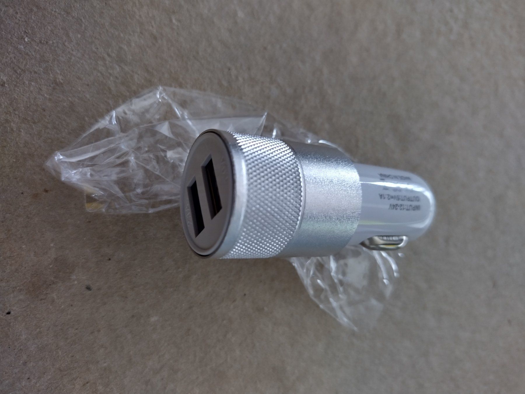 Caricabatterie: Doppel-USB Autoladestecker Silber Alu – Nuovo e nell'imballaggio originale da Ermatingen venduto da rik4rdo