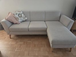 Hellgraues Ecksofa