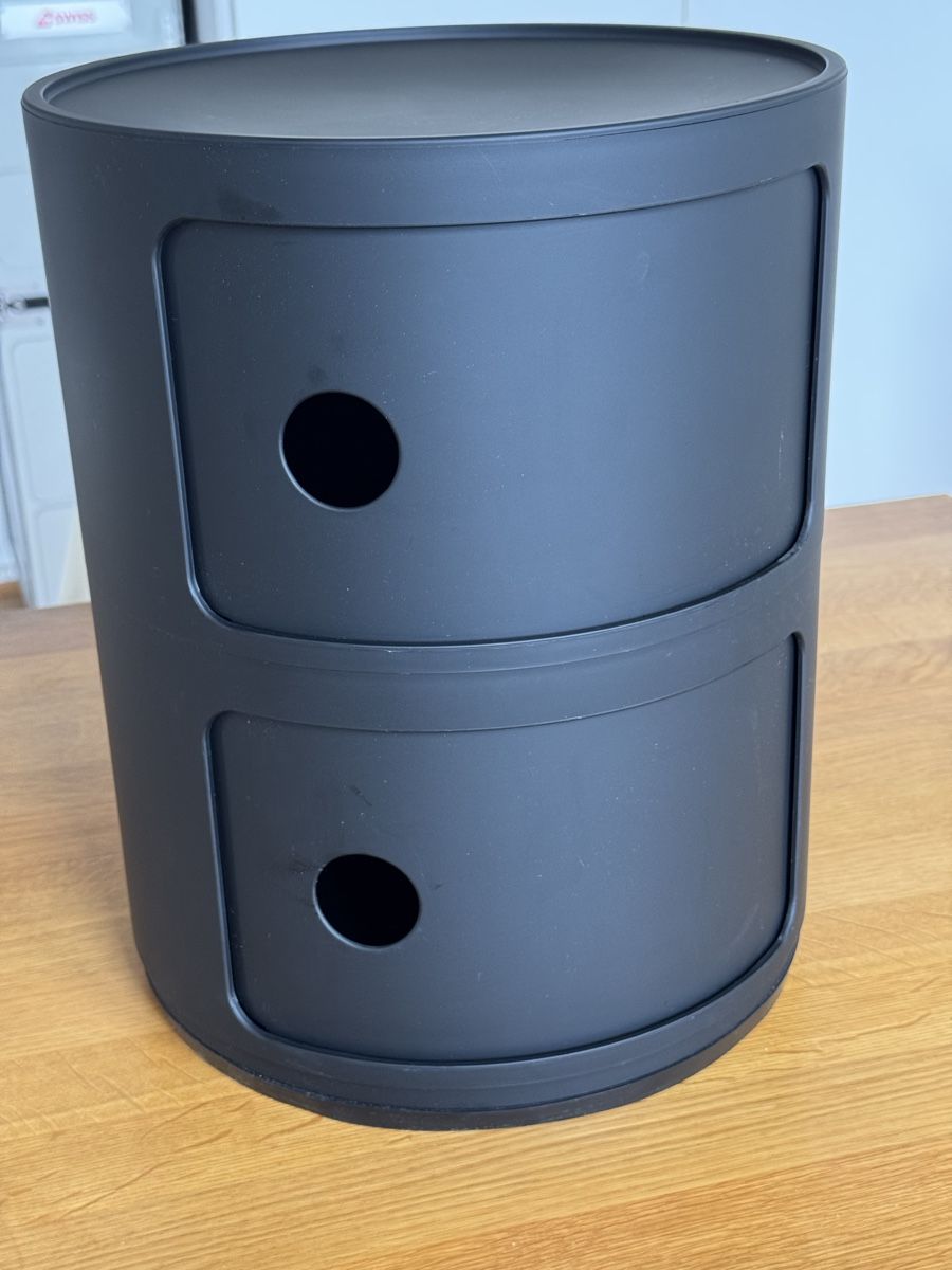 Nachttische: Kartell Componibili  schwarz, matt – Gebraucht aus Regensdorf von Rina49
