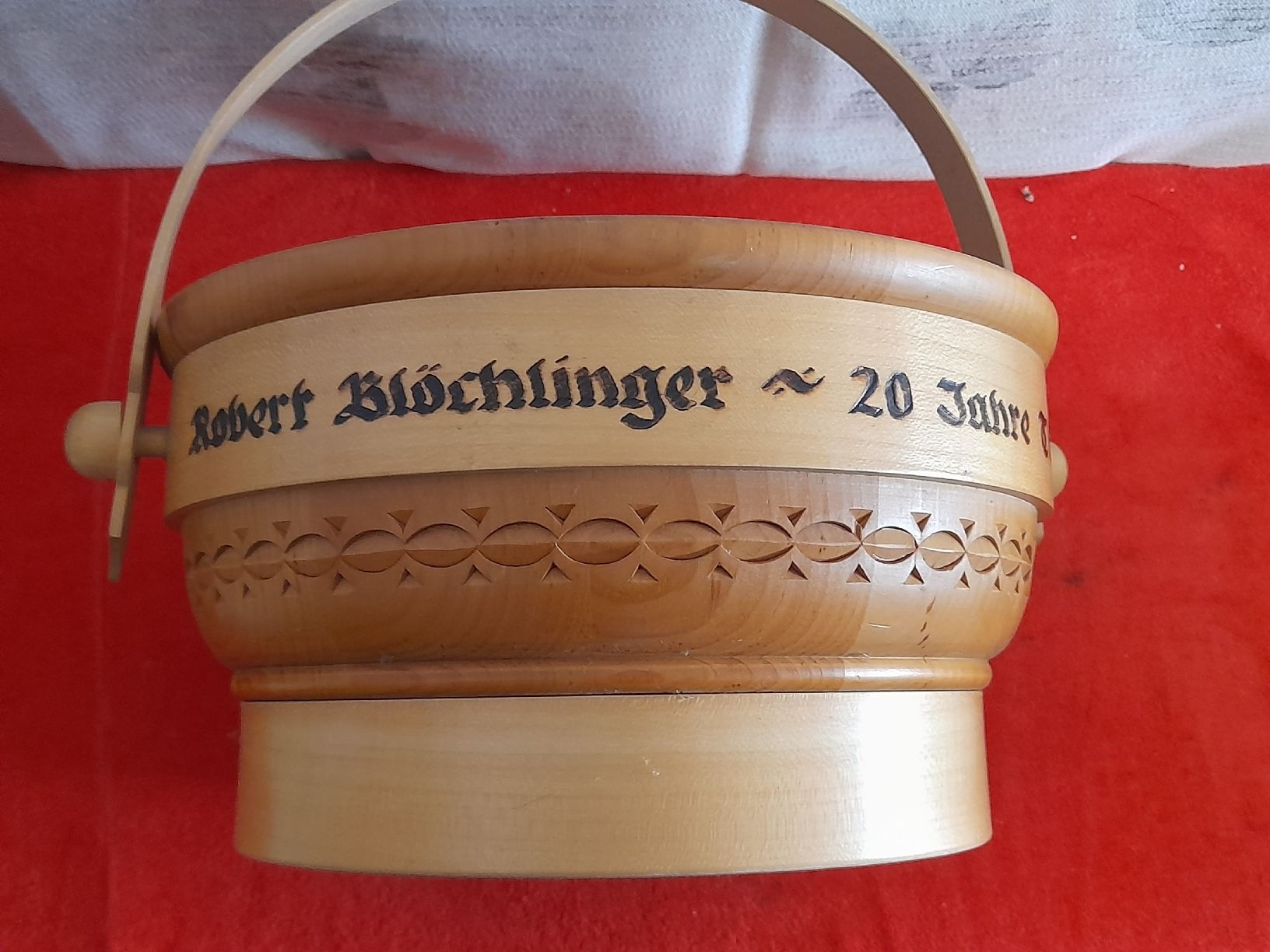 Ciotole: Holzschale von Robert Blöchlinger - Handarbeit! – Nuovo (secondo la descrizione) da Winterthur venduto da Ufff512 4