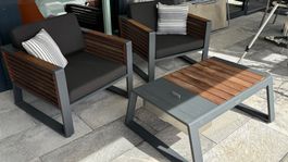Outdoor Stühle und Tisch von Denova