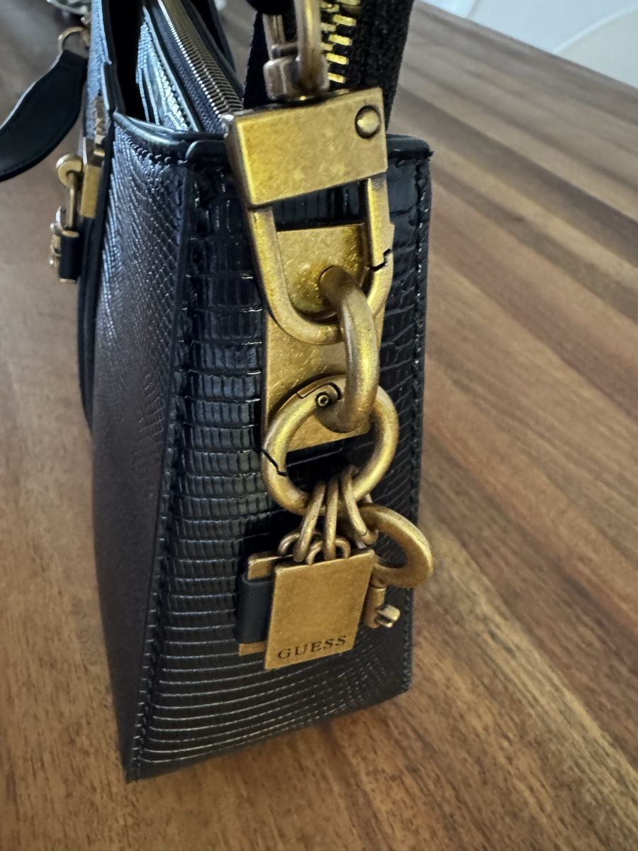 Guess Taschen für Damen: Wunderschöne Guess Handtasche – Neu (gemäss Beschreibung) aus Wermatswil von -secondchance- 2
