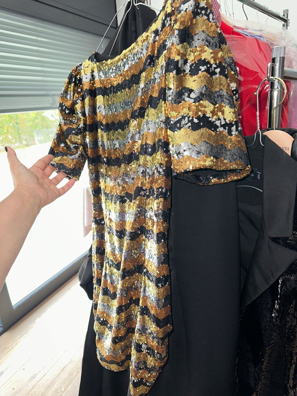 Vestiti: Golden sequin cocktail dress – Nuovo (secondo la descrizione) da Genève venduto da val_rp9x 3