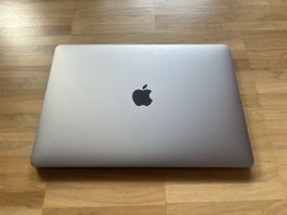 Macbook Pro 13 Zoll, Space Grau, 16GB RAM, 1TB SSD