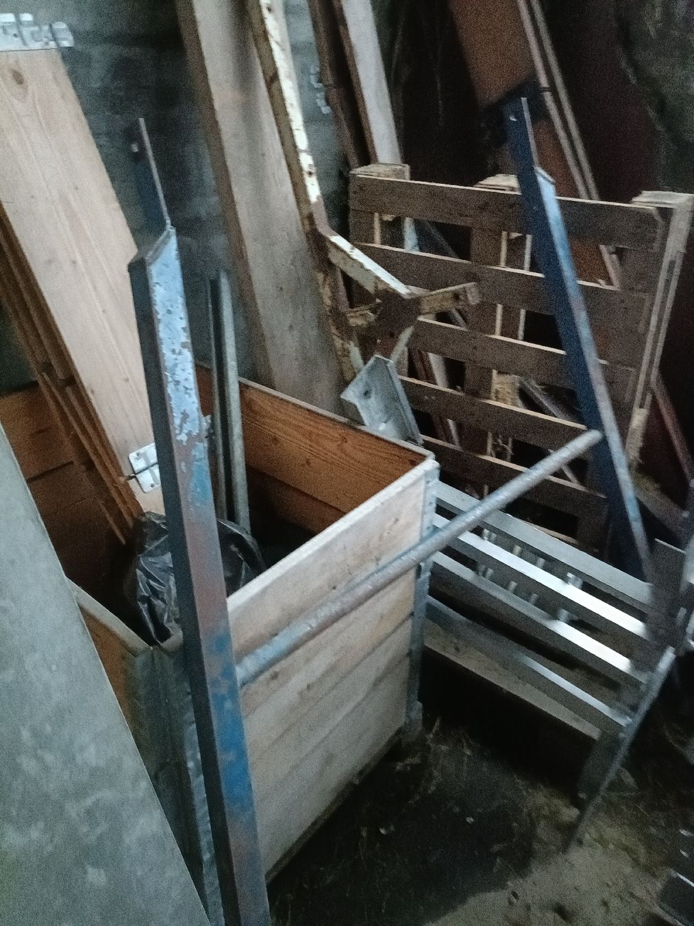 Tutti gli attrezzi: Dachdecker Lift  – Usato da Sihlbrugg venduto da Z...D 3