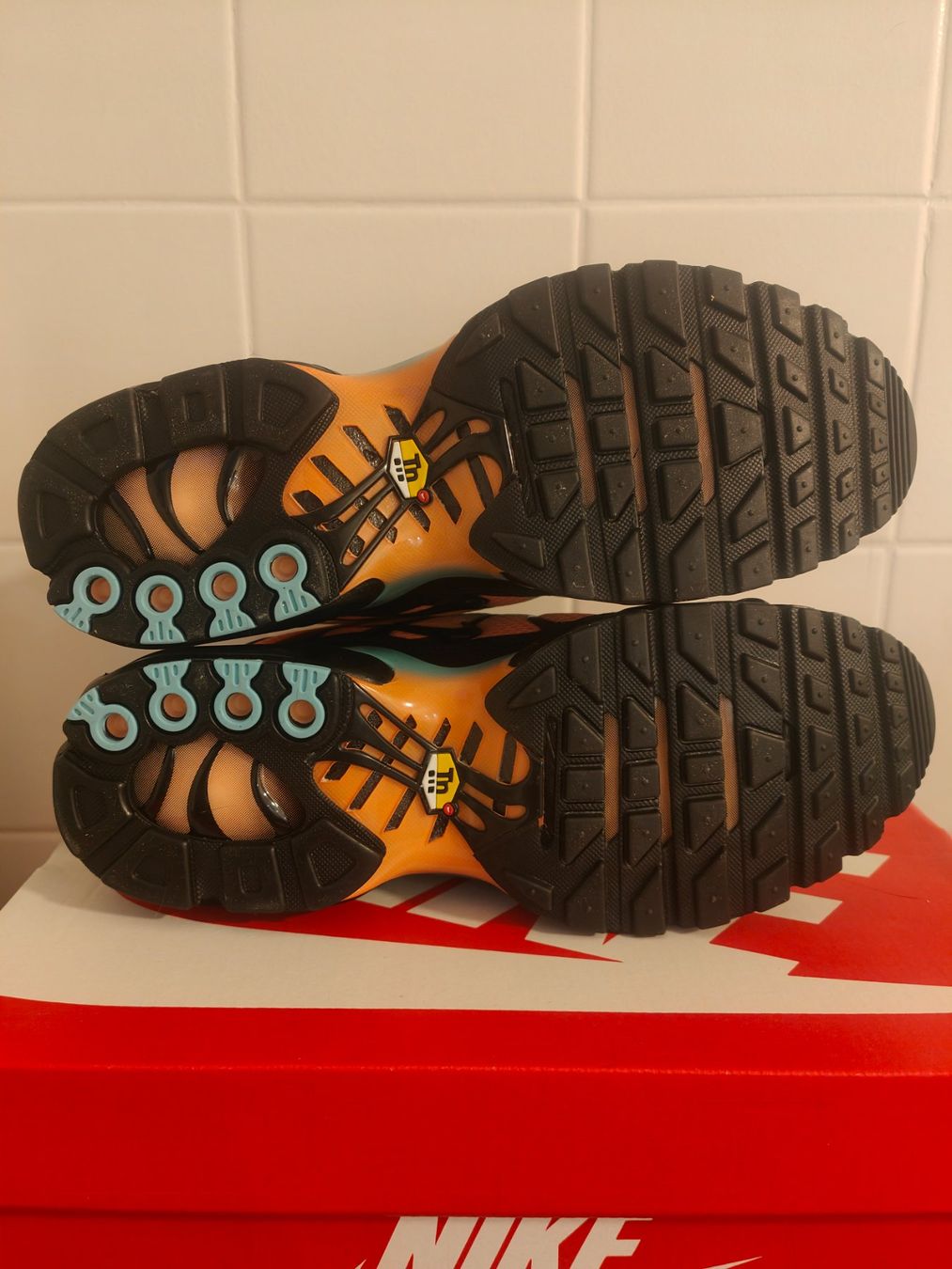 Nike Scarpe da uomo: Nike Air Max Plus Tn – Nuovo e nell'imballaggio originale da Fleurier venduto da dav_xx8y 5