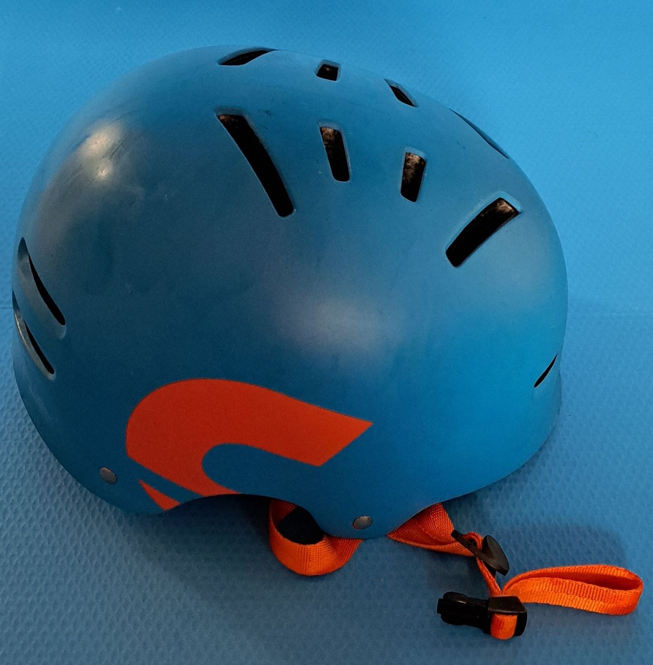 Caschi: Helm – Usato da Tenniken venduto da mik_6mxg 1