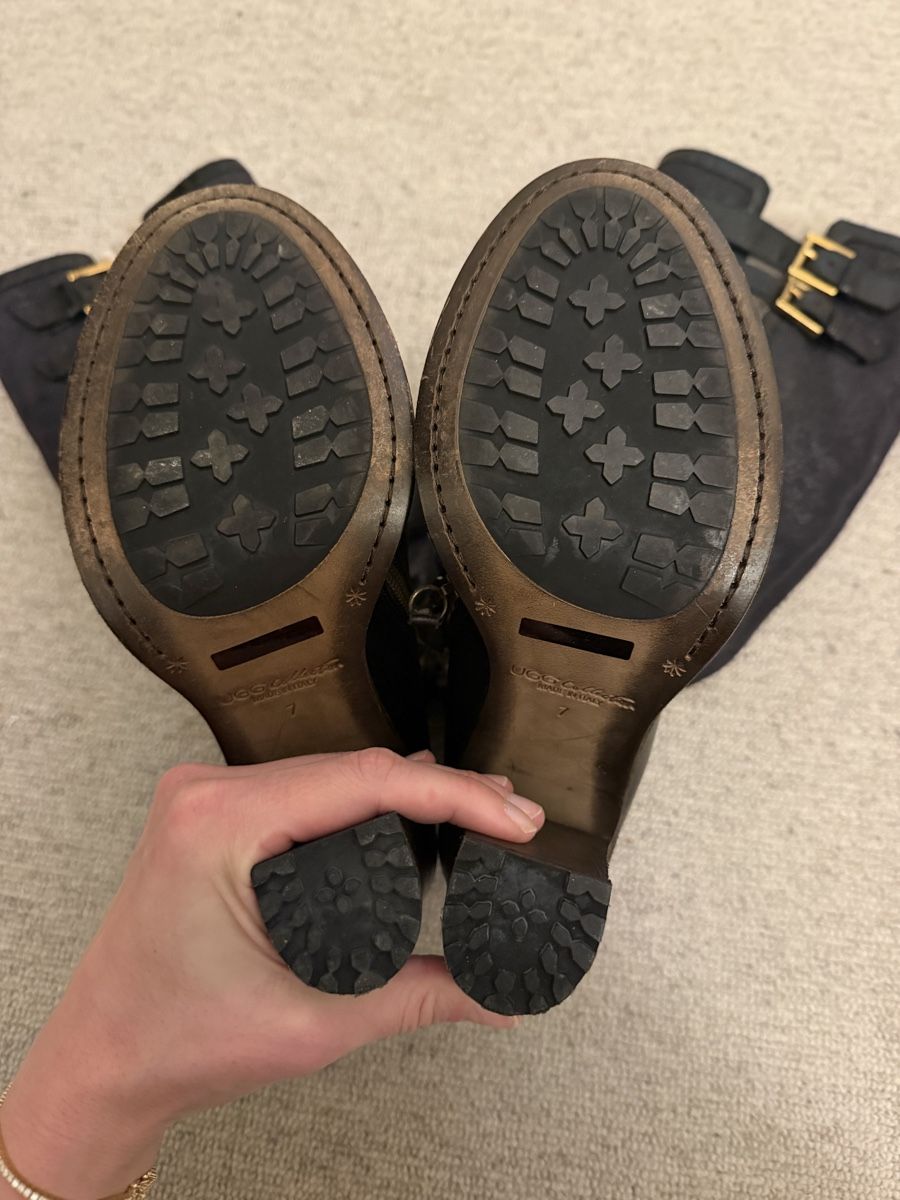 Ugg Damenschuhe: UGGs Stiefel – Neu (gemäss Beschreibung) aus Zürich von ani_gmc7 1