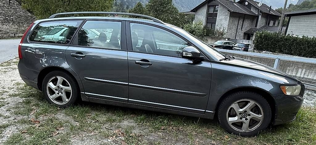 Automobili: Volvo V50 D4 – Usato da Motto (Blenio) venduto da del_l599 2