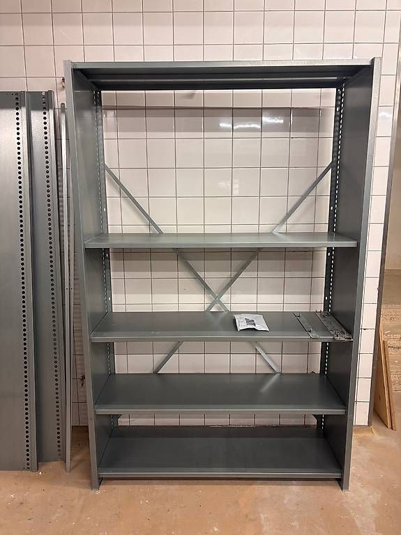 Scaffali: Original Unima Regal – Usato da Herisau venduto da Designreich