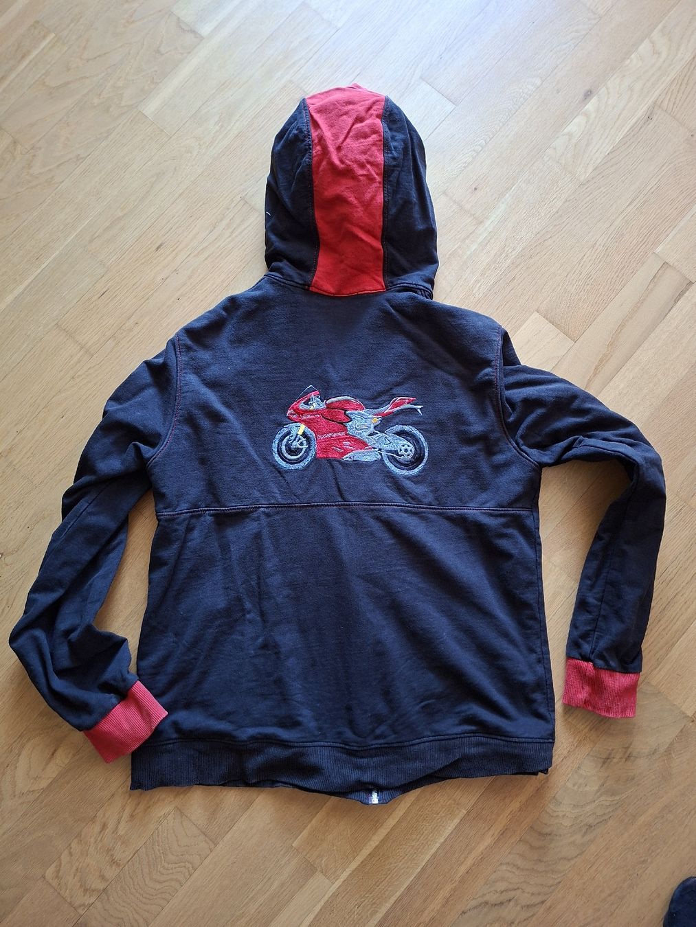 Jacken: selbst genähte Ducati Jacke. ca Grösse 42 – Gebraucht aus Lyss von Infinia 1