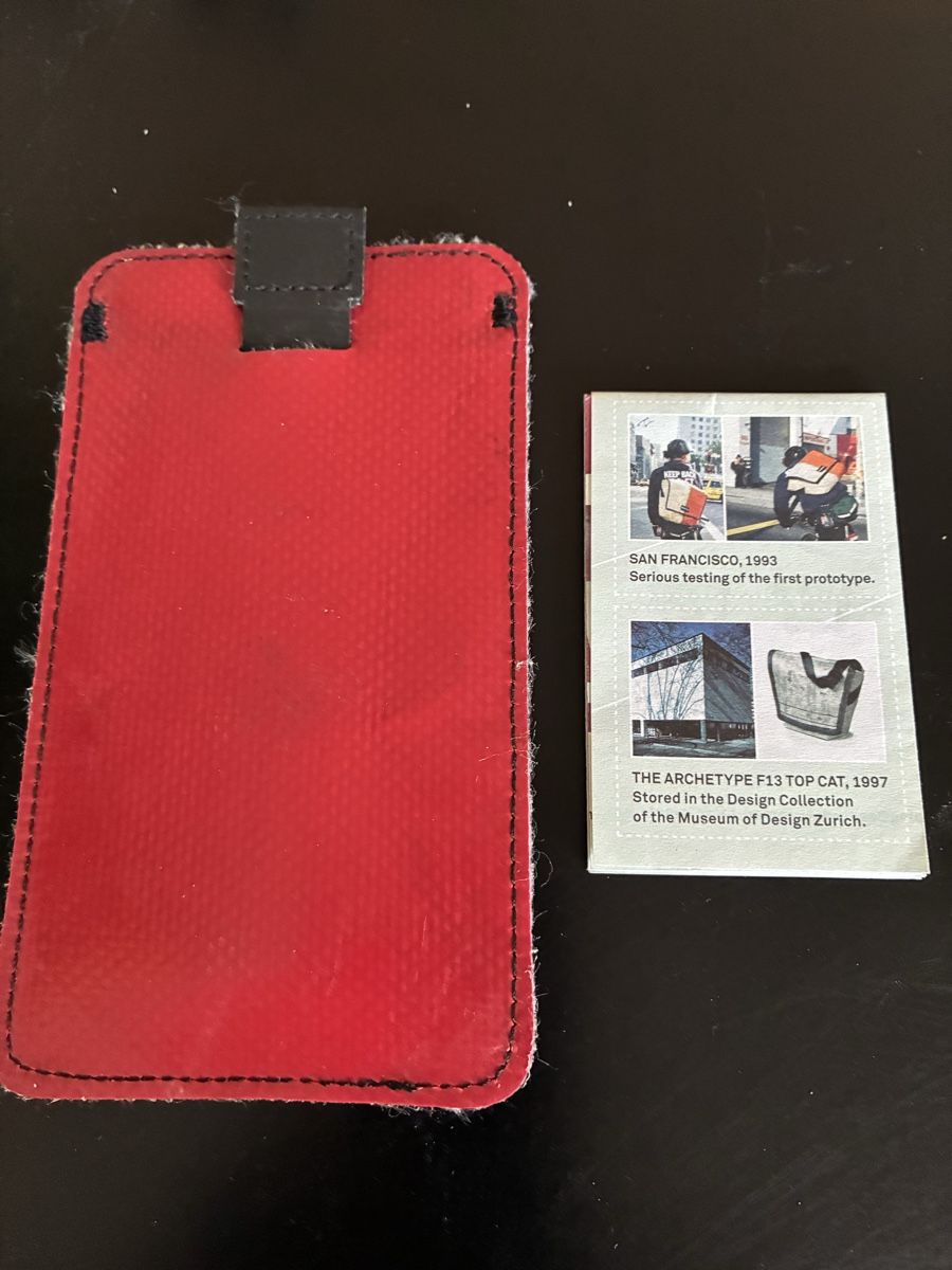 Freitag Cover & Protezioni schermo: FREITAG Handyhülle, rot – Nuovo e nell'imballaggio originale da Fällanden venduto da Sari33 1