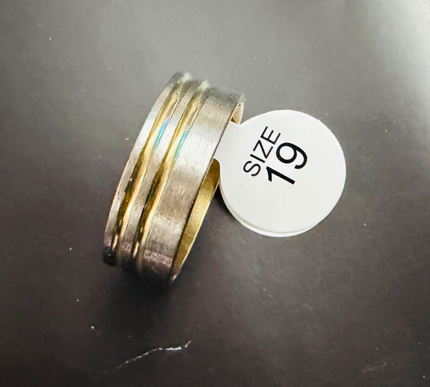 Anelli: Edelstahlring, Gold/Silber Design - Grösse 19 – Nuovo (secondo la descrizione) da Dietikon venduto da Emoruk 1