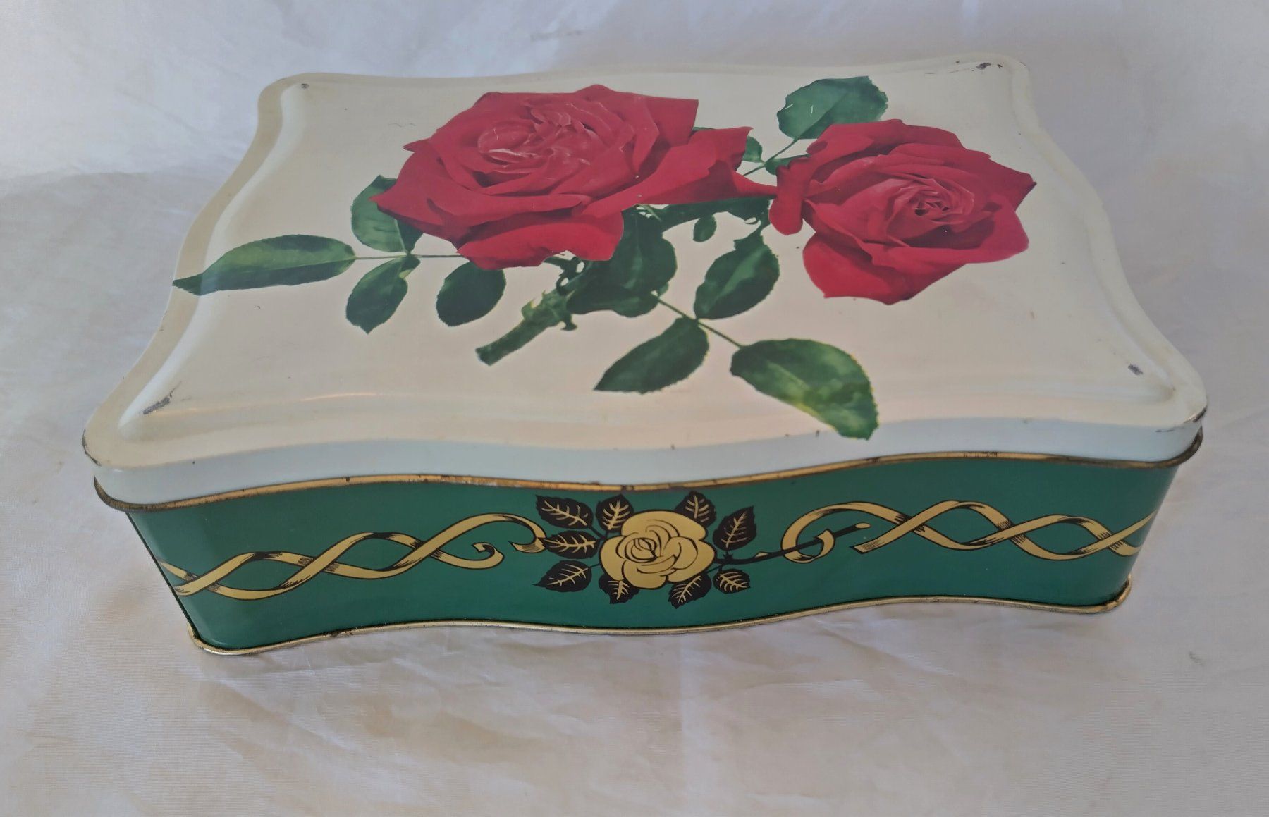 Barattoli: Blechdose 60er Jahre "2 Rosen" ab Fr. 5.- – Usato da Bellach venduto da JingleJerry 2