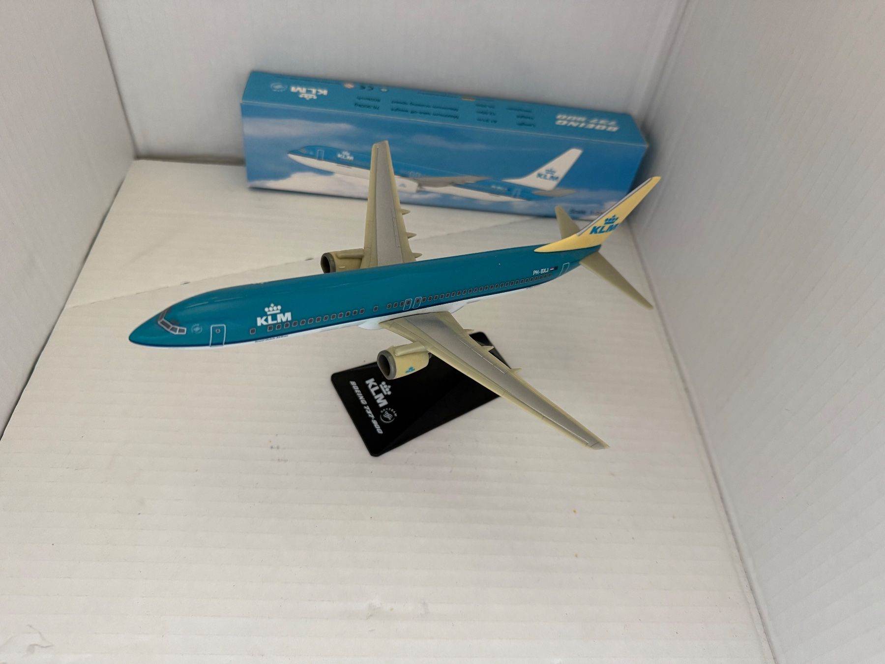 Boeing Kit di modellismo & Modellini statici: KLM Boeing 737-800 Modell 1:200 – Usato da Rorbas venduto da tun_m7fz 3