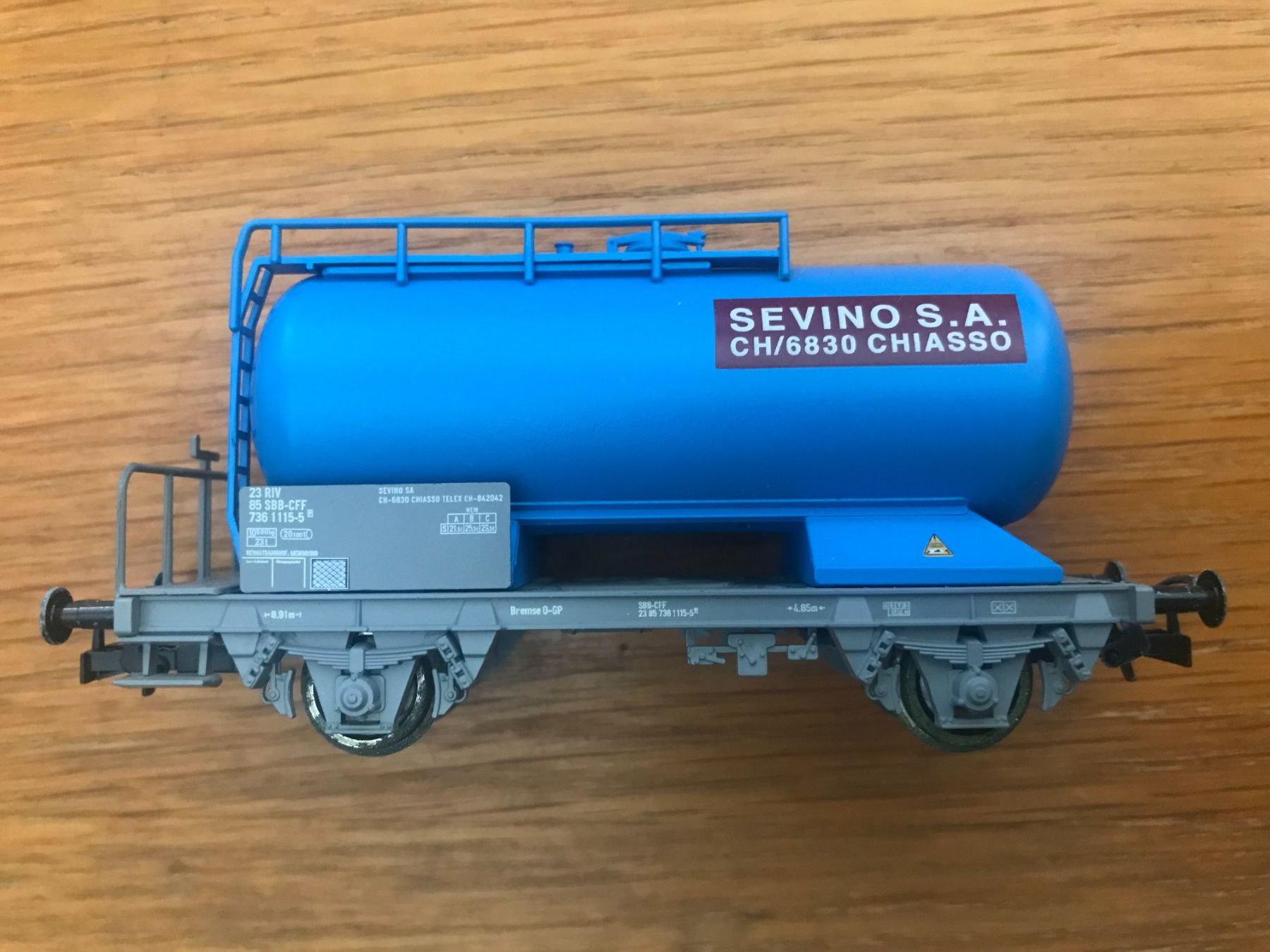 Roco Modellini di ferrovie: Roco Kesselwagen Servino – Usato da Luzern venduto da mey_s13