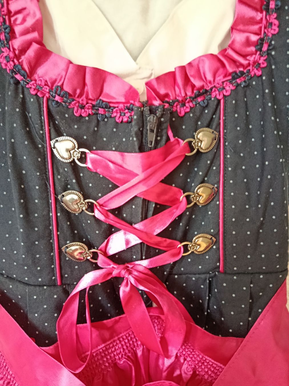 Robes: Dirndl Esmara Gr. 38 – D'occasion à Wattwil par sunicheyenne 2