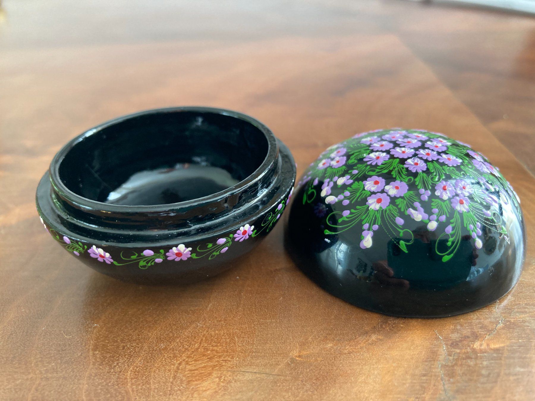 Tutte le decorazioni: Schwarzlackdose Schmuckdöschen Dose handbemalt – Usato da Subingen venduto da ArtBead 8