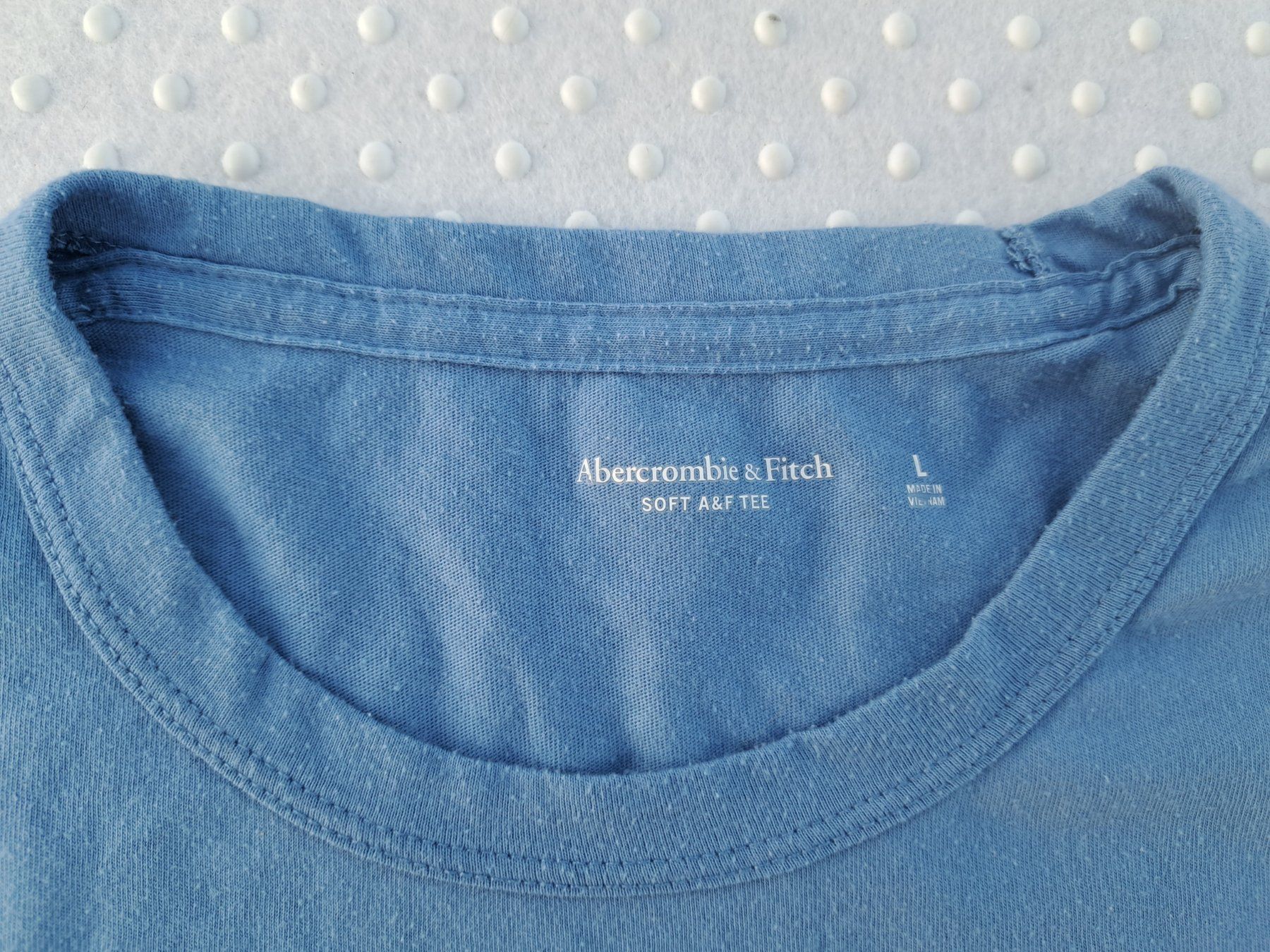 Abercrombie T-shirt: Abercrombie&Fitch hellblau (leichte Flecken) – Usato da Gysenstein venduto da joshuas81 3