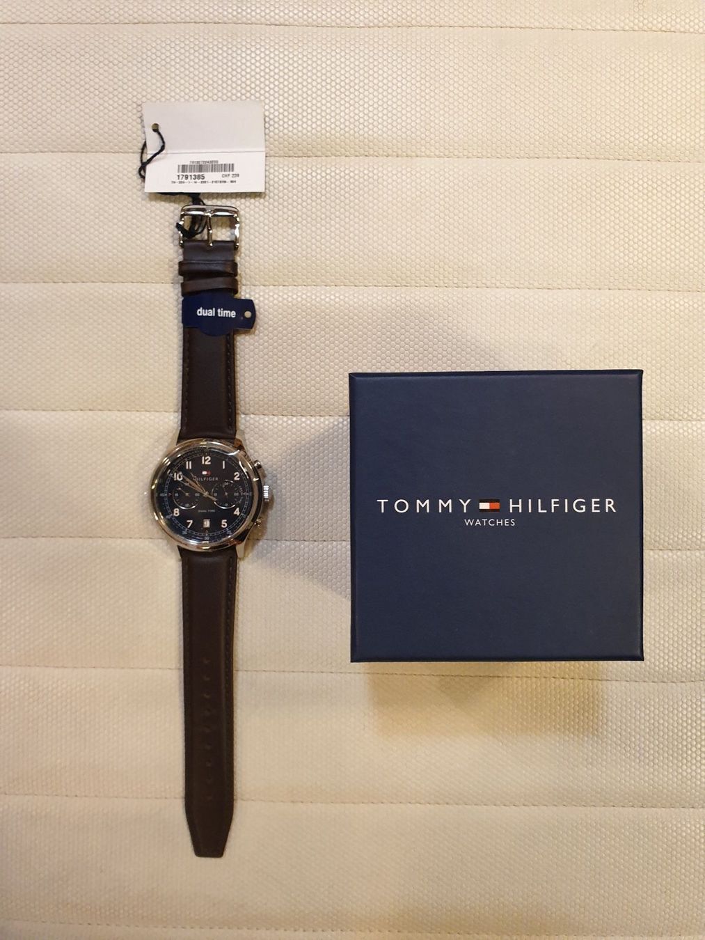 Tommy Hilfiger Orologi: TOMMY HILFIGER HERREN ARMBANDUHR / D1 – Nuovo e nell'imballaggio originale da Zürich venduto da LIQUIDATOR.CP