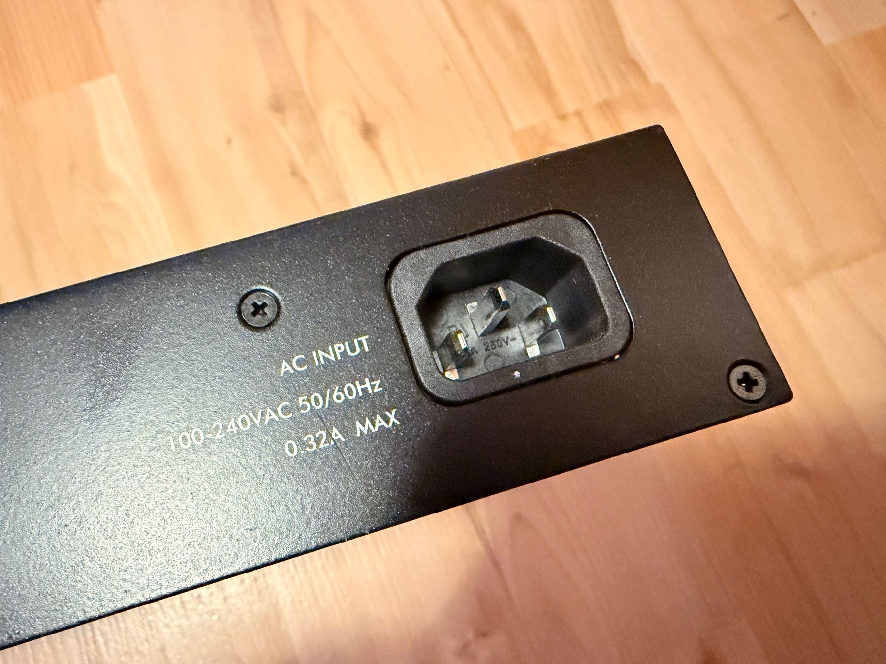 Zyxel Hub & Switch: Zyxel GS1900-24 – Usato da Amriswil venduto da Trivet 5
