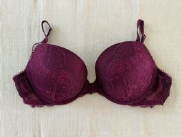 Soutien-gorge bordeaux push-up en dentelle – Victoria’s