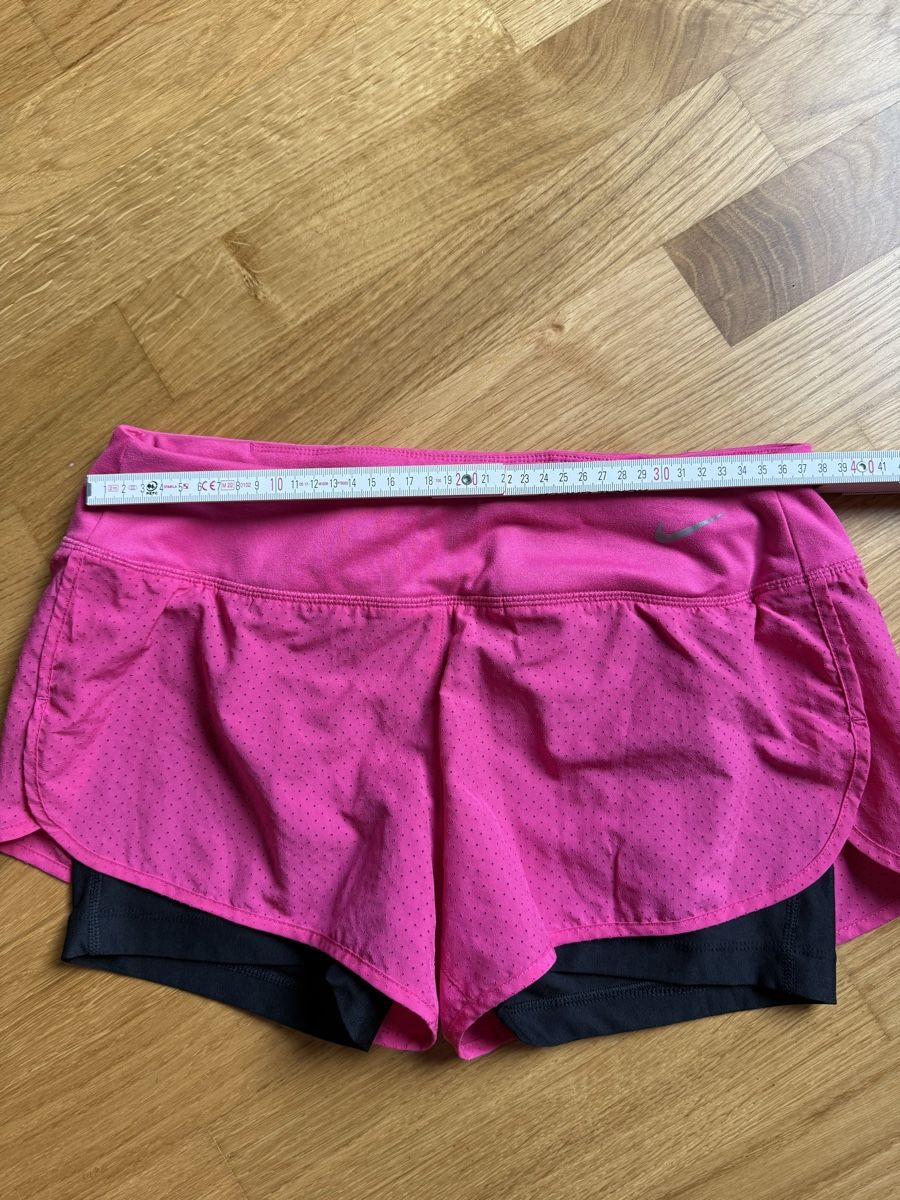 Nike Hosen: Nike Shorts Gr. M  – Gebraucht aus Zürich von Lenath22 2