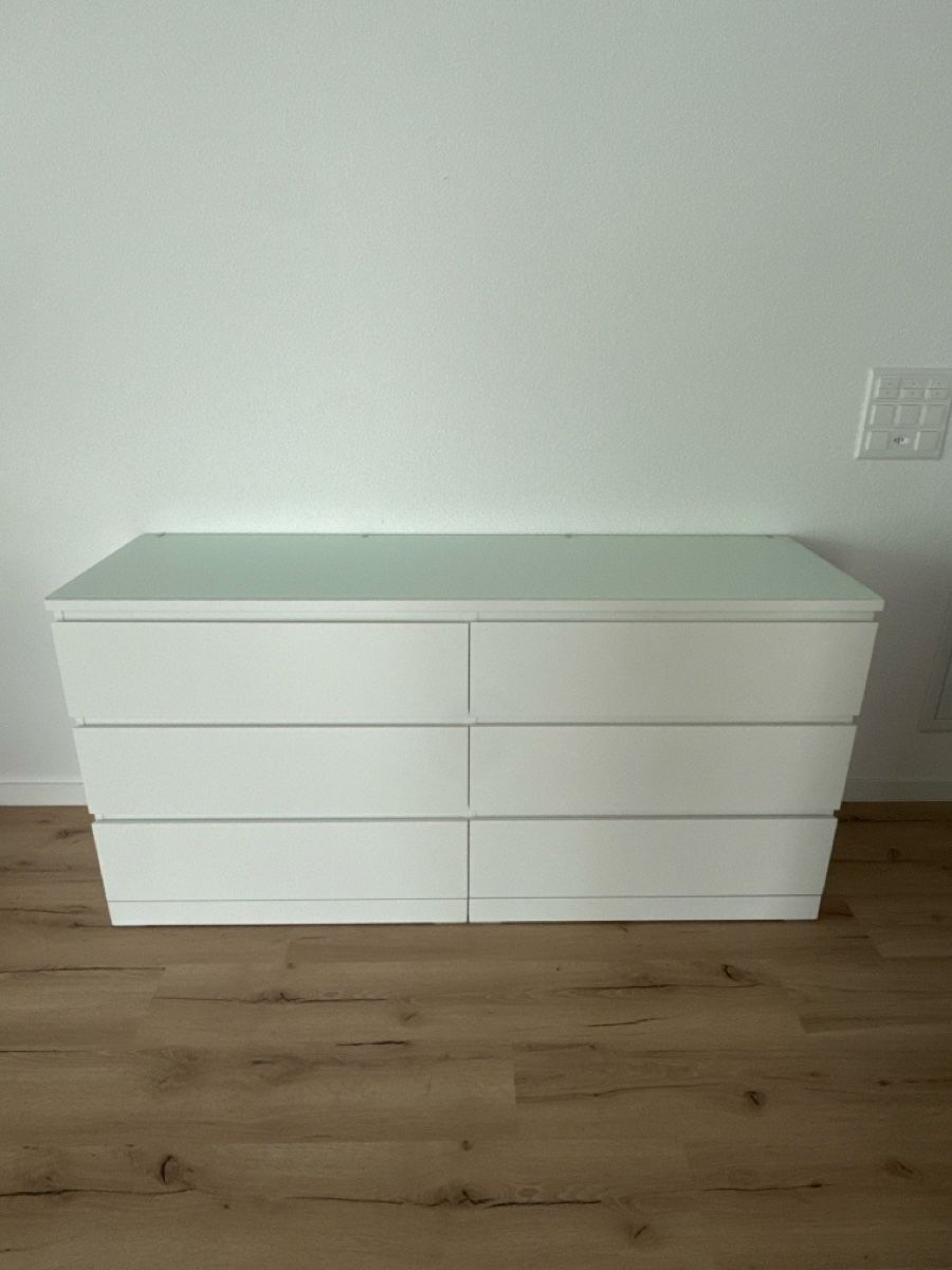 Ikea Kommoden: Kommode Malm weiss mit Glasfront 6 Schubladen  – Gebraucht aus Menziken von Ranma