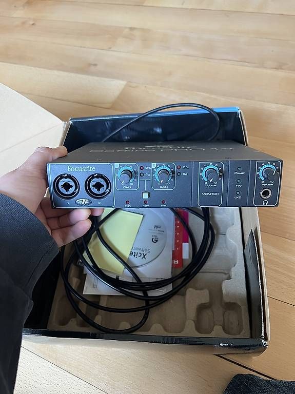Attrezzatura per studi di registrazione: Focusrite Saffire PRO 14 – Usato da Luzern venduto da jasminlmusic 2