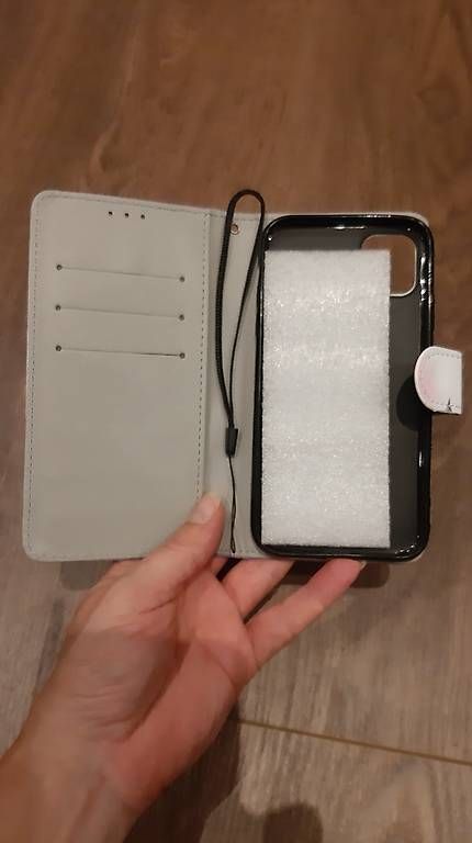 Apple Cover & Protezioni schermo: iPhone 11 Flip case NEU – Usato da Erstfeld venduto da nan_6f9p 3