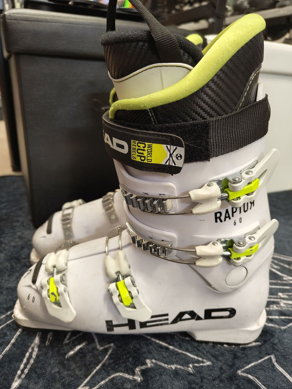 Head Herrenschuhe: Head Raptor 42 – Gebraucht aus Montsevelier von san_w2kq