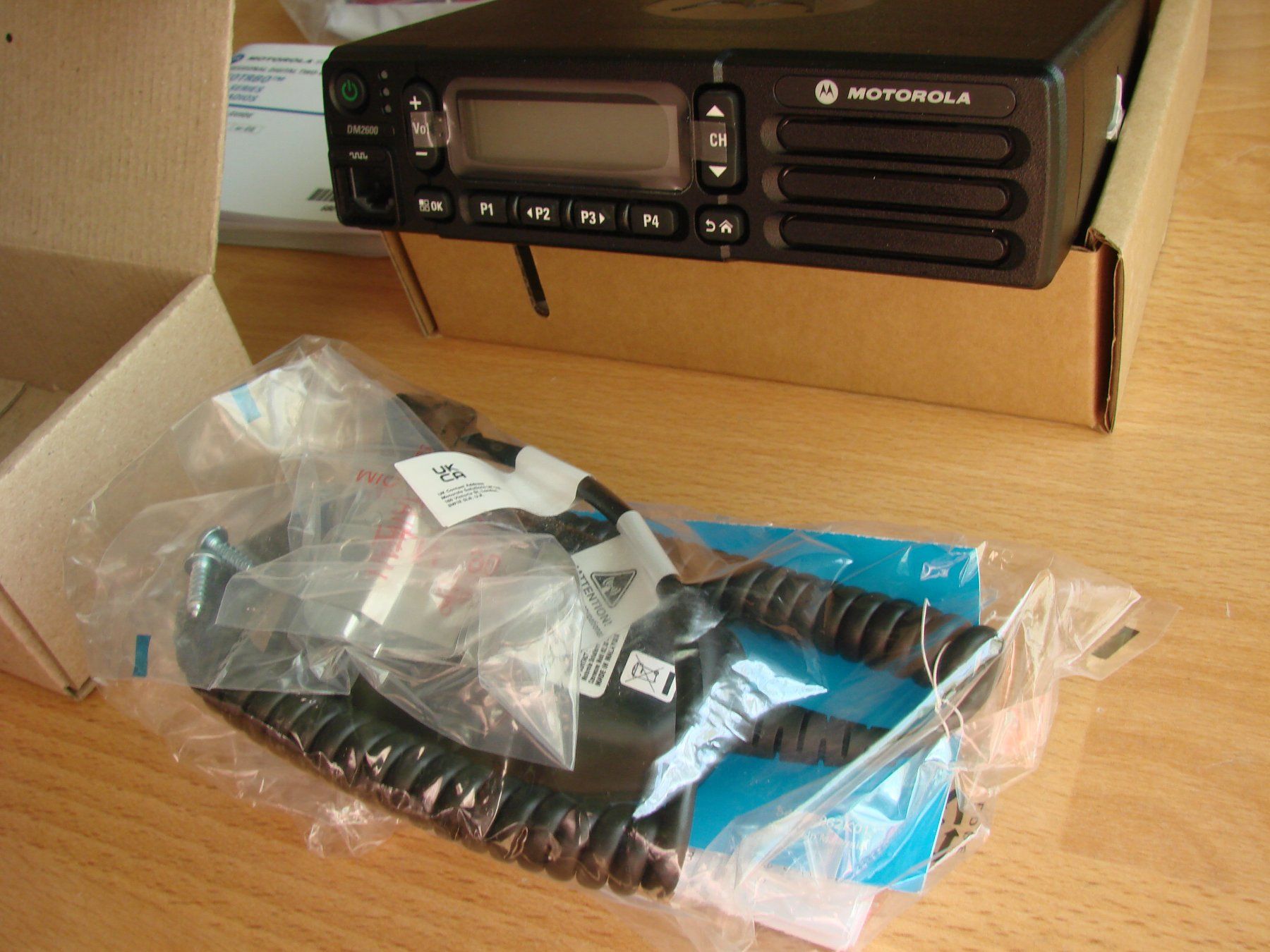 Motorola Technique de radiocom: Motorola DM2600 UHF – Neuf avec emballage d'origine à Niederuzwil par Rade 7