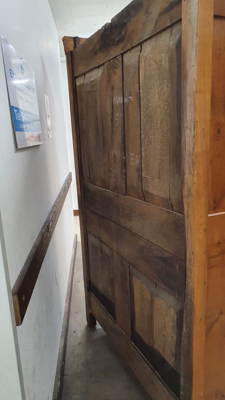 Vetrine: ANTIKE VITRINE KIRSCHBAUM MASSIV – Usato da Dietikon venduto da brocki-eyra 8