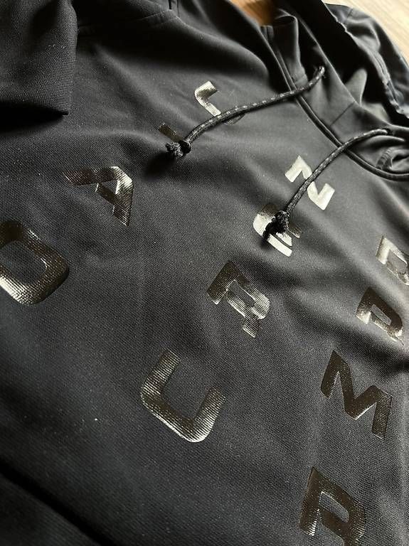 Maglioni & Felpe: Under Armour Kapuzen Pullover  – Usato da Ostermundigen venduto da Idunn 2