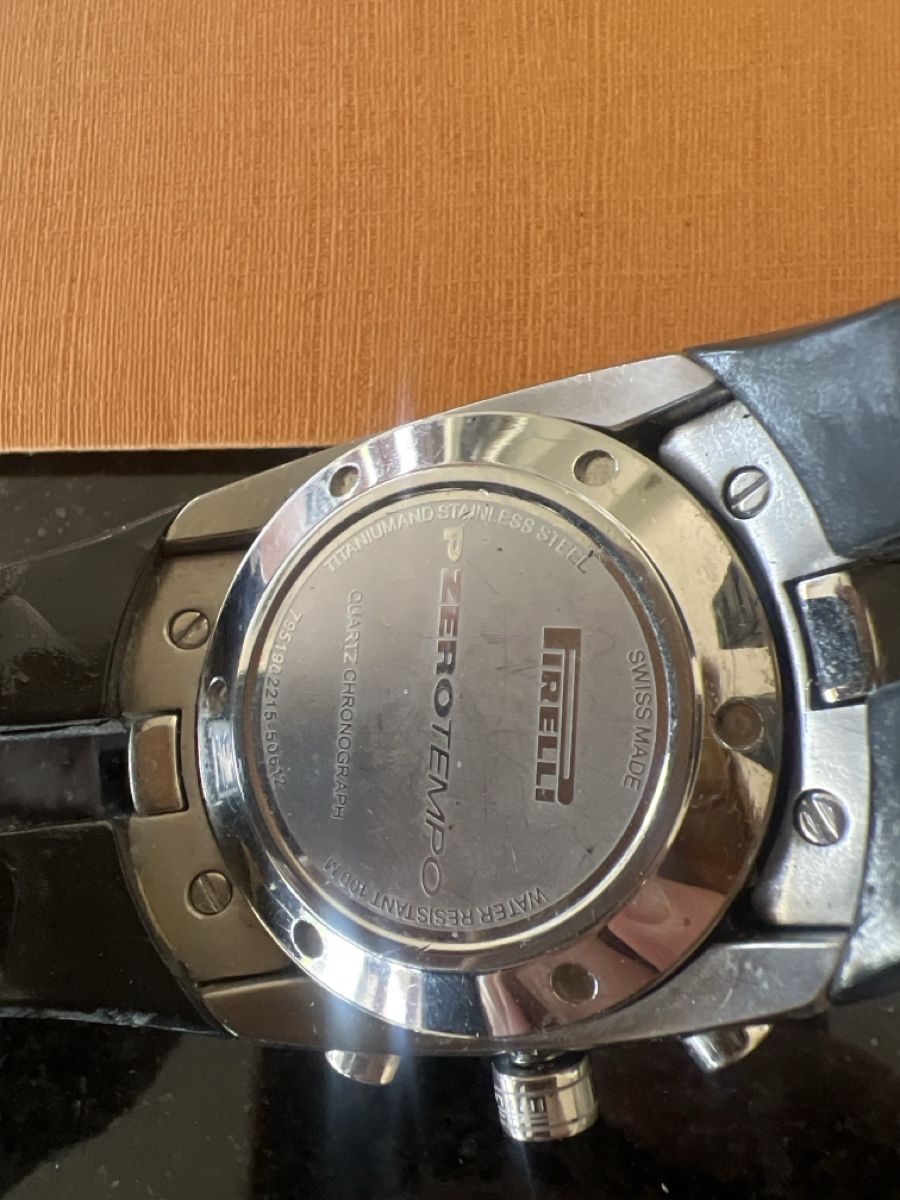 Orologi: Pirelli P Zero Tempo Chrono mit Gebrauchsspuren, sommerlich  – Usato da Rothenhausen venduto da Melania24 3