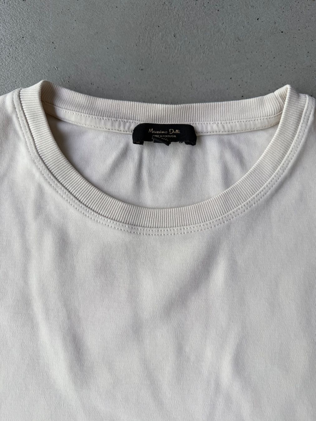 Massimo Dutti T-shirt: Massimo Dutti - T-shirt ärmellos – Usato da St-George venduto da alaixee 1