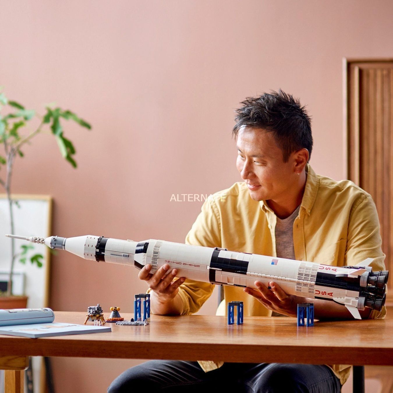 Lego Kit di costruzioni: LEGO 92176 Ideas NASA Apollo Saturn V – Nuovo e nell'imballaggio originale da Matzendorf venduto da SwissMagicKarten 7