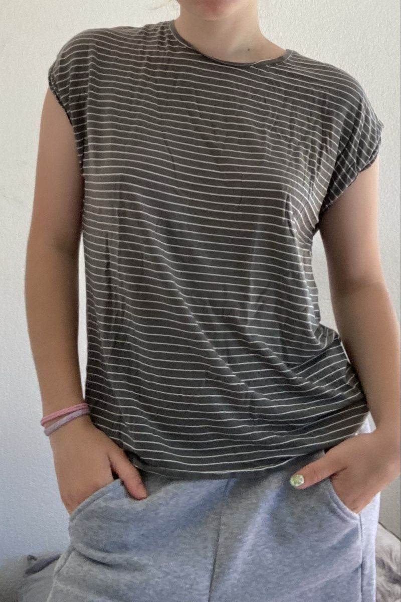 T-shirt: Lässiges T-Shirt gestreift Grösse S – Usato da Muri b. Bern venduto da ala_mq5t