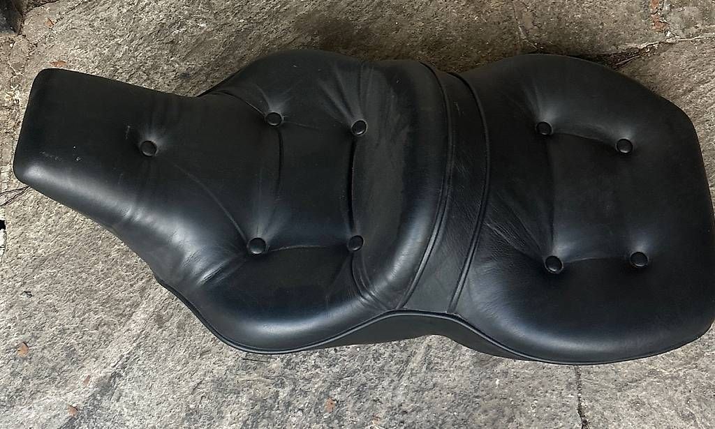 Tutti i ricambio per moto: Harley Davidson selle – Usato da Montagnola venduto da gia_6tcc 3