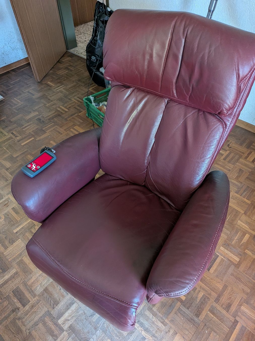 Sessel: Elektrischer Relaxsessel mit Aufstehhilfe – Gebraucht aus Ballwil von mar_5r22