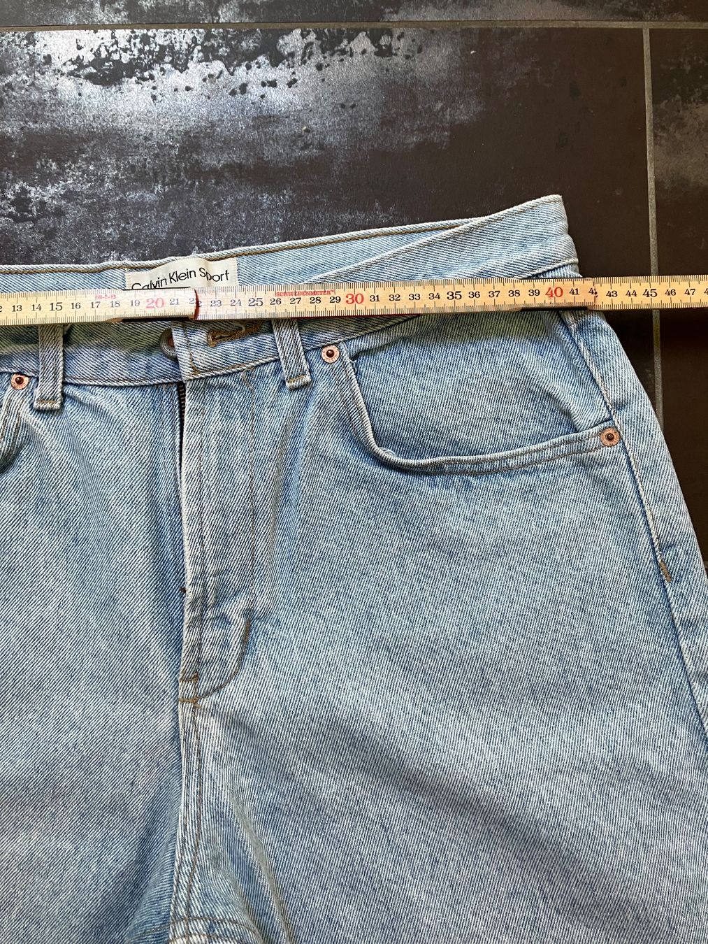 Calvin Klein Pantaloni: Calvin Klein Sport Shorts – Nuovo (secondo la descrizione) da Huttwil venduto da Badi369 3