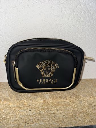 Sac à bandoulières Versace noir et or. Neuf.