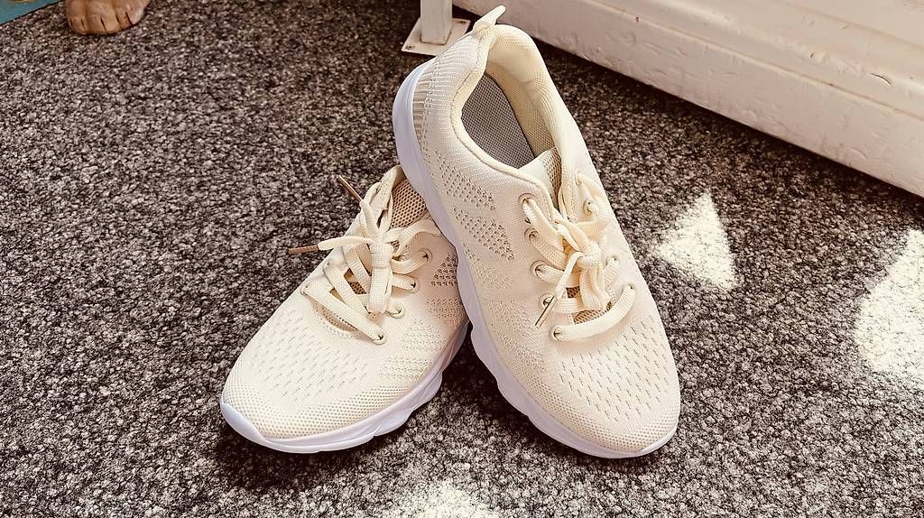 Scarpe da donna: Freizeitschuhe Fashion – Usato da Düdingen venduto da Tibi1966