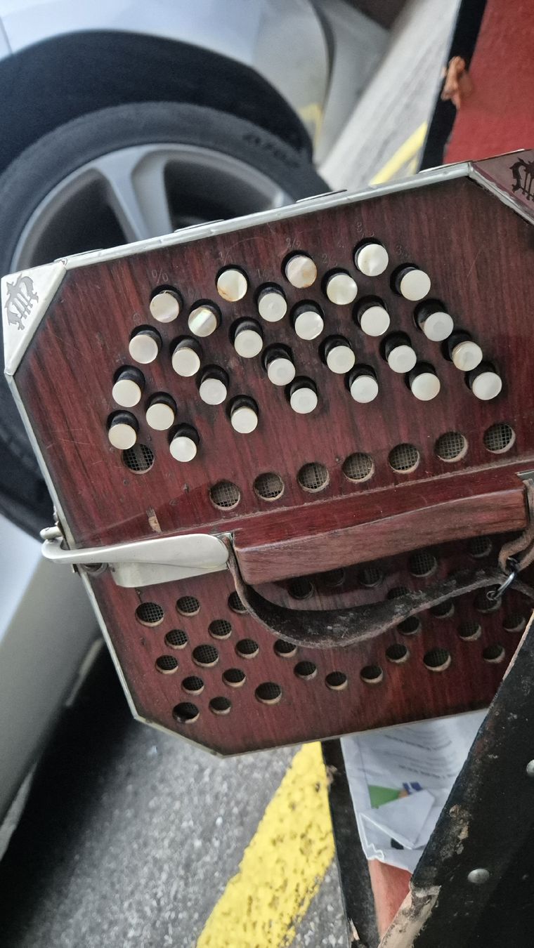 Strumenti musicali: Antike Handorgel – Usato da Rämismühle venduto da beni0010 1