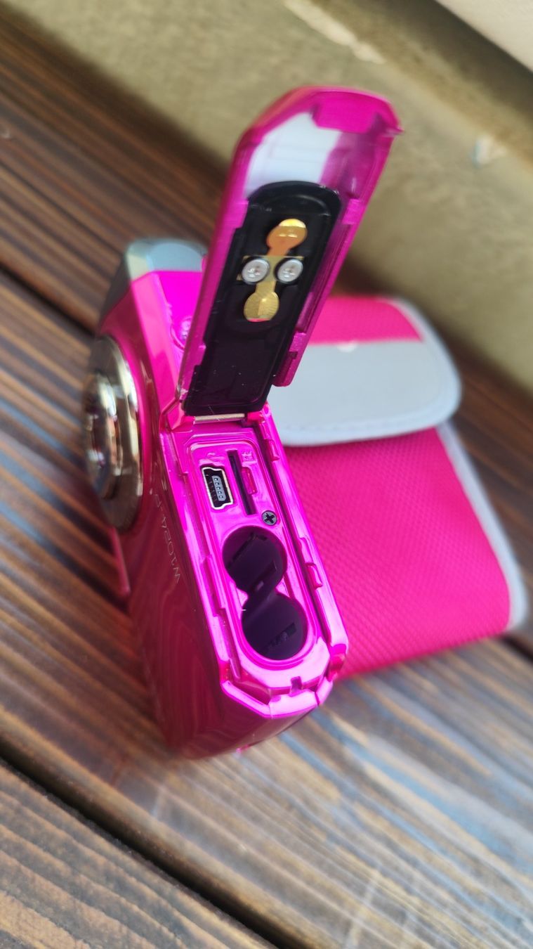 Fotocamera: Digitalkamera Aquapix w1024 Pink – Usato da Liebefeld venduto da Oakman771 4
