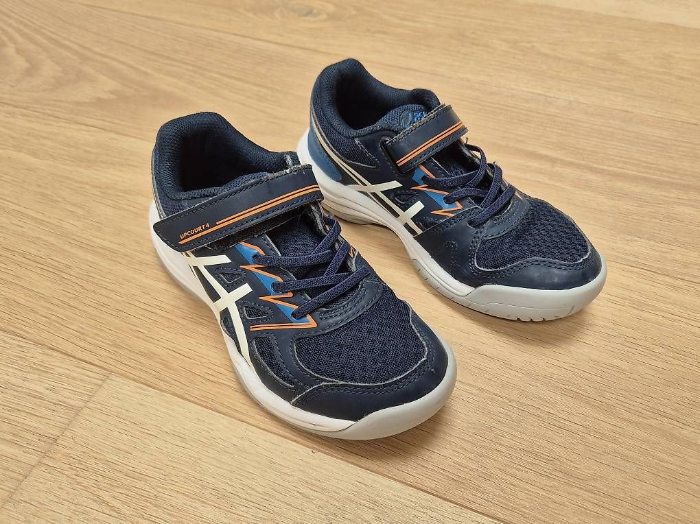 Scarpe per ragazzi: Hallen-Turnschuhe Grösse 32-33 – Usato da Oberrohrdorf venduto da Hoto
