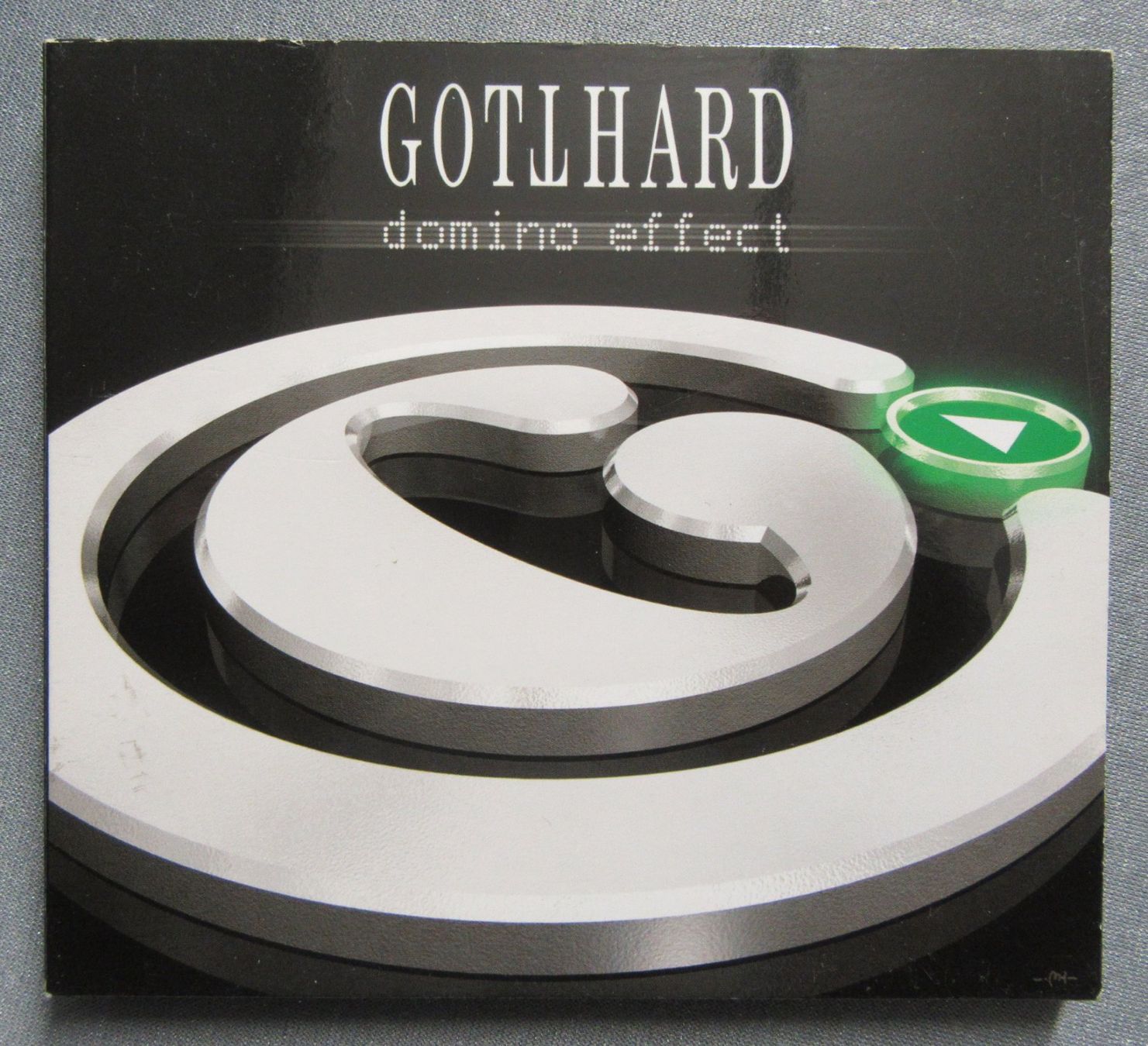 CD: Gotthard - domino effect - CD ab CHF  3.00 – Usato da Auenstein venduto da Padabimbim