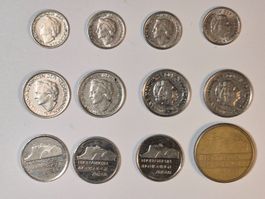 24 Münzen ältere und neuere Münzen aus den Niederlanden